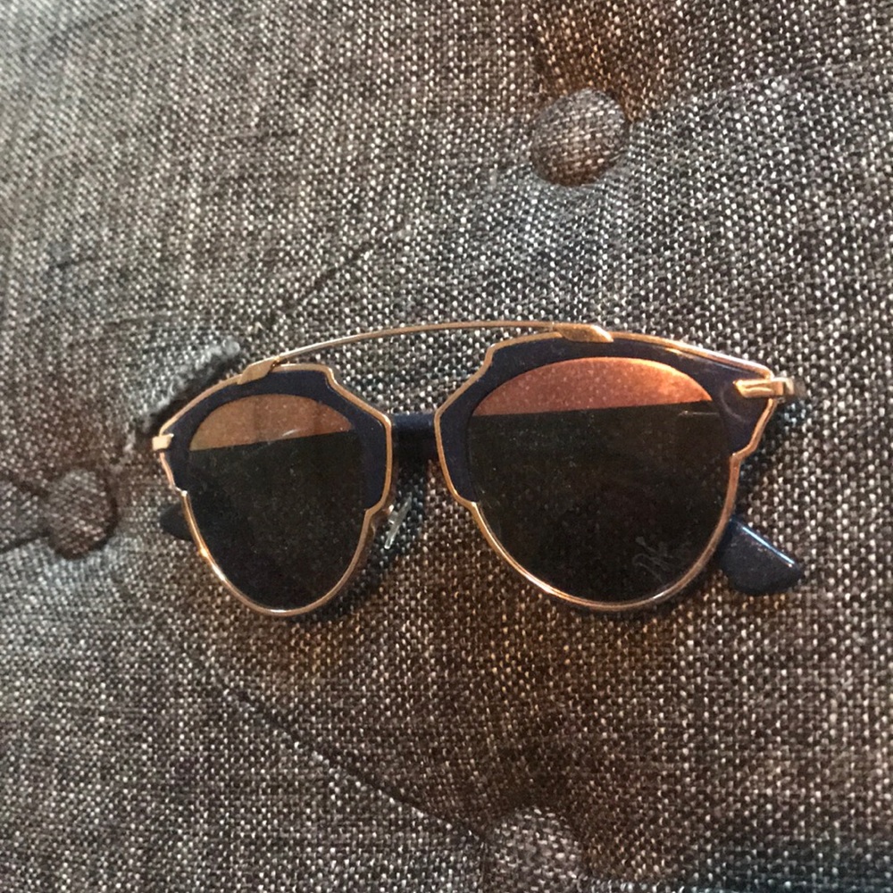 Door so-real sunglasses